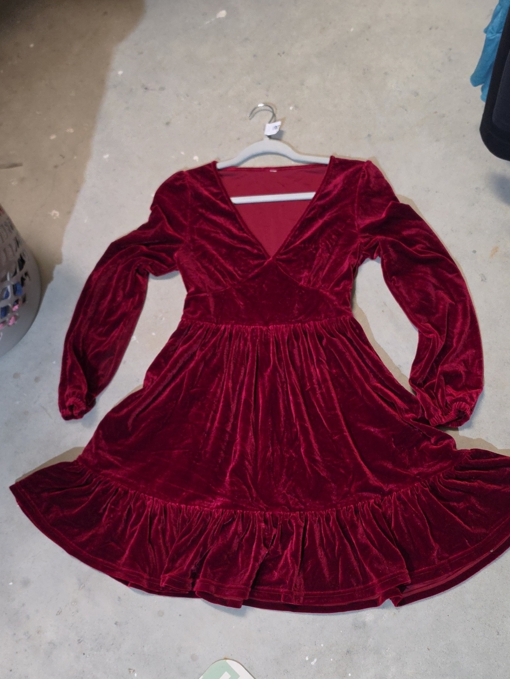 Nwt HALARA Burgundy Velvet Long Sleeve V-Neck Dress - Picture 1 of 5